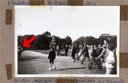 Same 1944 photo showing an additional bystander